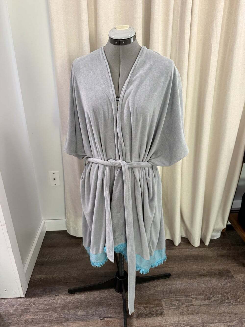 Womens Norwex Body bath robe, Very Rare, Retired, Limited Edition Gray One Size - Picture 2 of 10